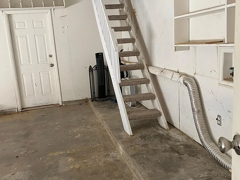 2703 Rebecca Dr — Photo 13