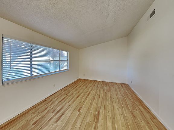 5th image of 8335 Valley Lark Dr