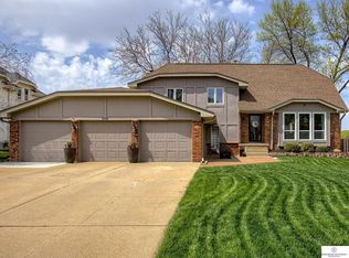 1910 S 167th Avenue Cir, Omaha, NE 68130