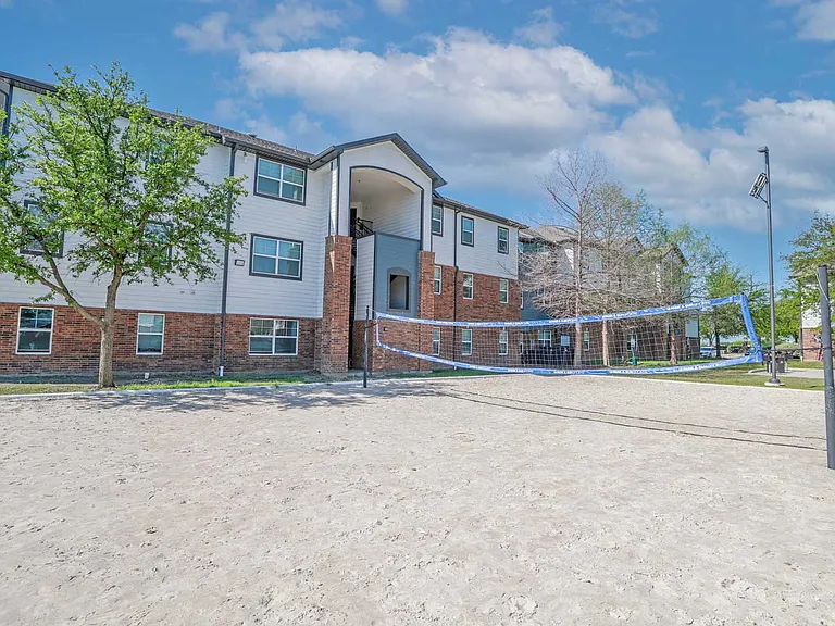Worthington Point Apartments — Photo 14