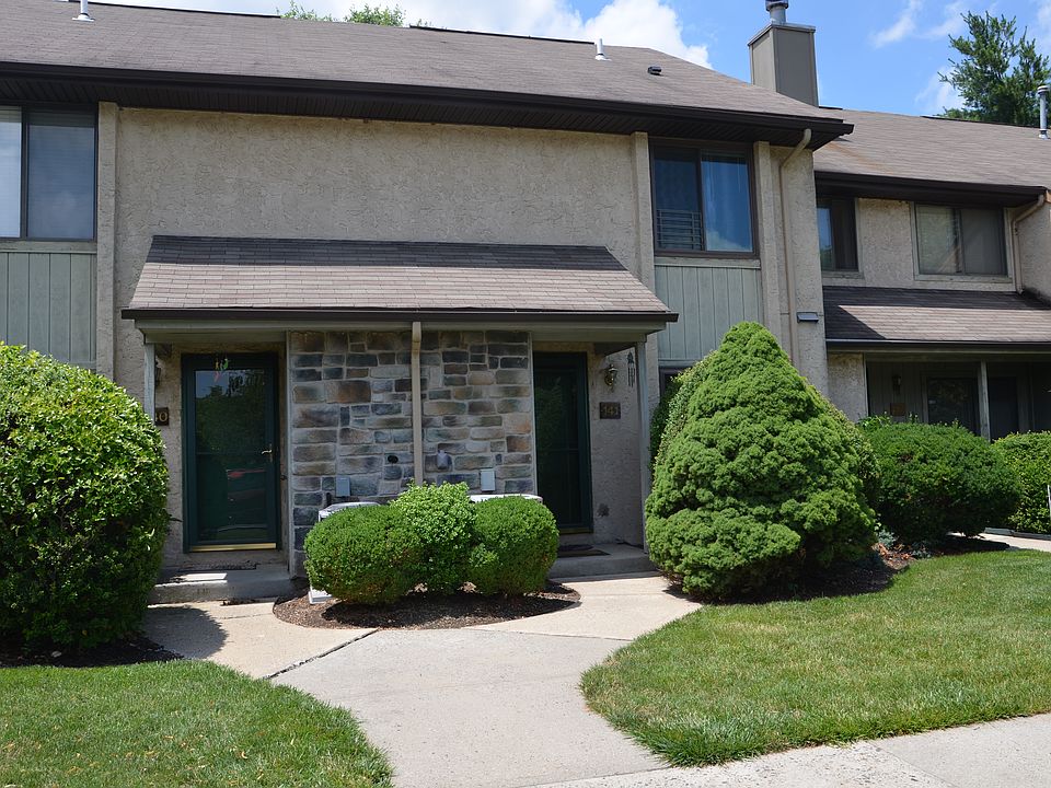 1st image of 141 Hampshire Dr