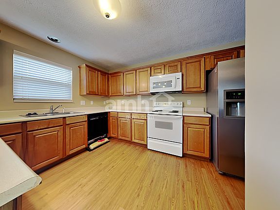 3rd image of 6209 Wellington Pl