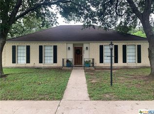303 King Arthur St, Victoria, TX 77904