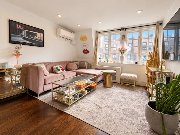 102 Greenwich Avenue image 1 of 5