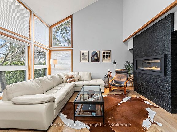 5th image of 222 Penetangore Row