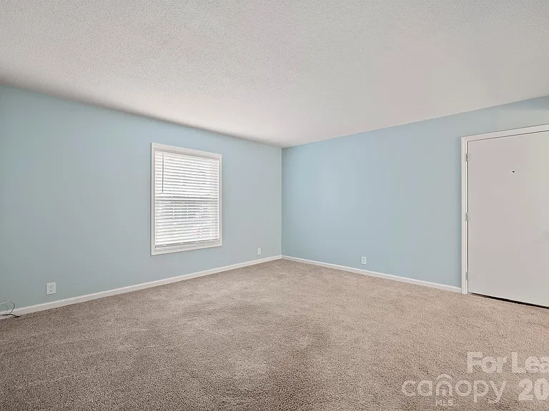 2630 Park Rd — Photo 3