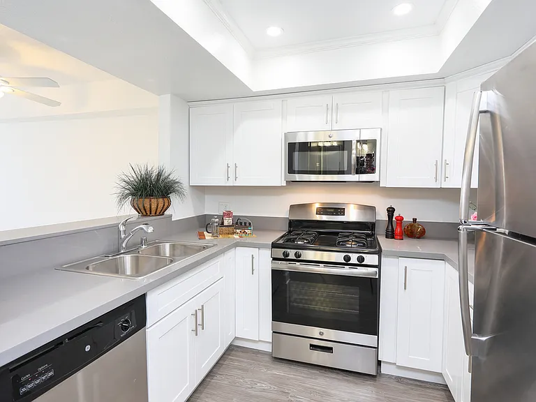 Kingsley Drive — Photo 3
