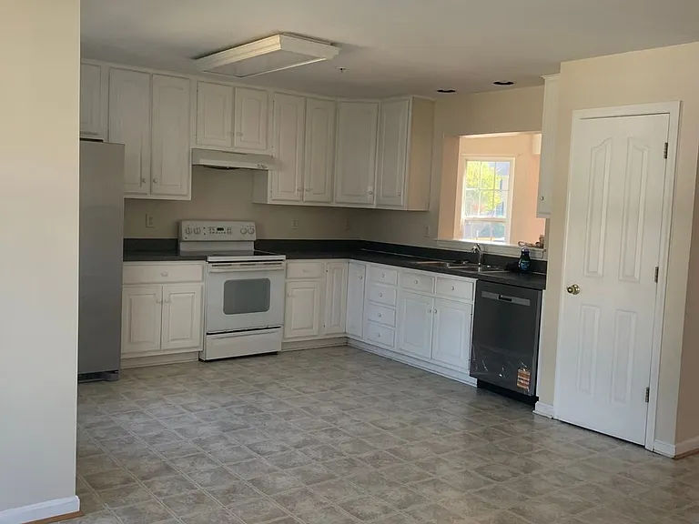 17624 Slate Way — Photo 5