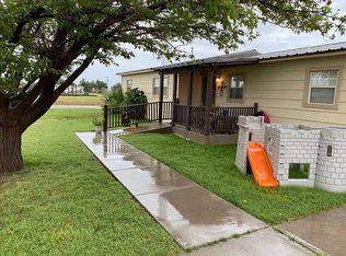 1521 E 1st St, Petersburg, TX 79250