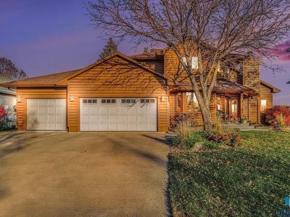 1408 S Larkspur Trl, Sioux Falls, SD 57106