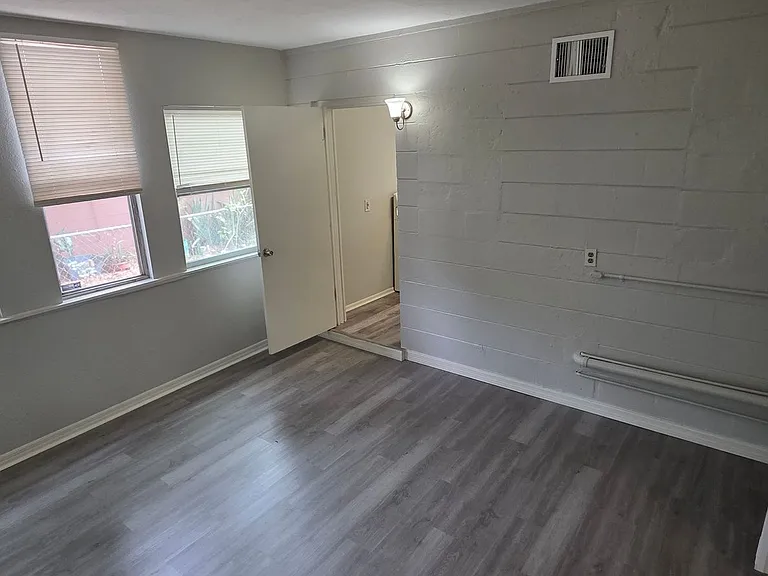 2425 Dixie Ave — Photo 10