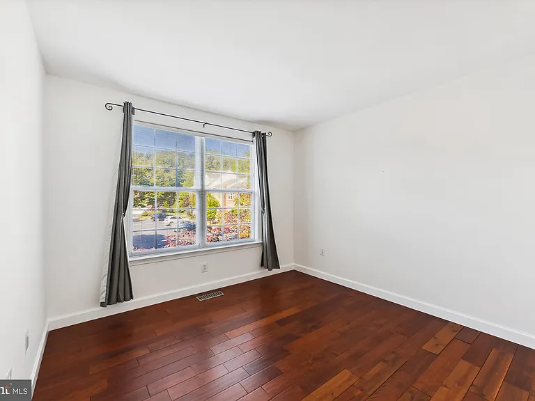7445 Gillingham Row — Photo 18
