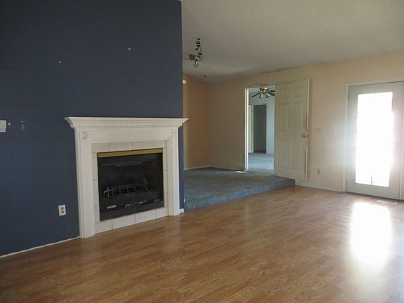 4th image of 4953 31st St NE