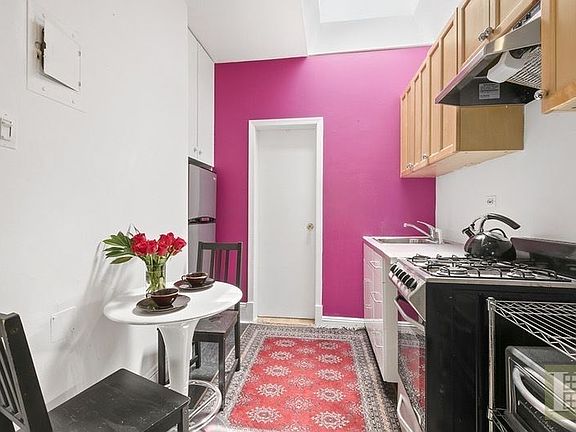 2nd image of 123 W 78th St APT 5