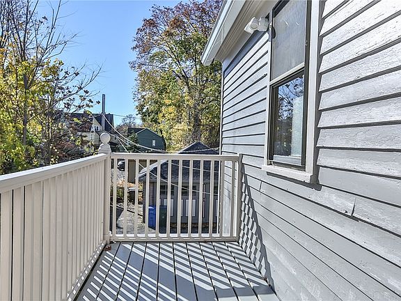 3rd image of 739 University Ave #Up