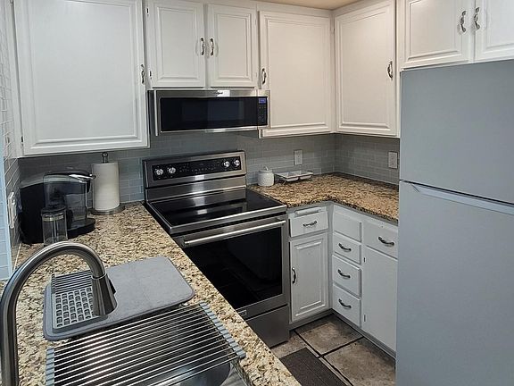 4th image of 1450 Melrose Ave Unit 29