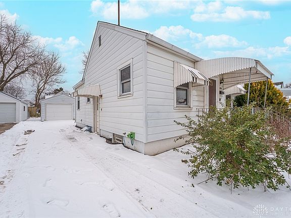 3rd image of 2920 Lansing Dr