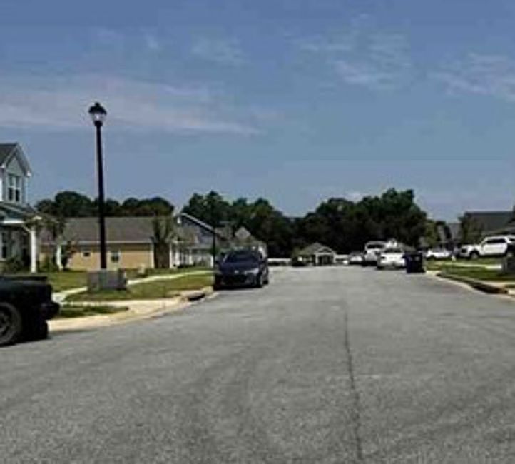 Exterior Neighborhood (street photo)