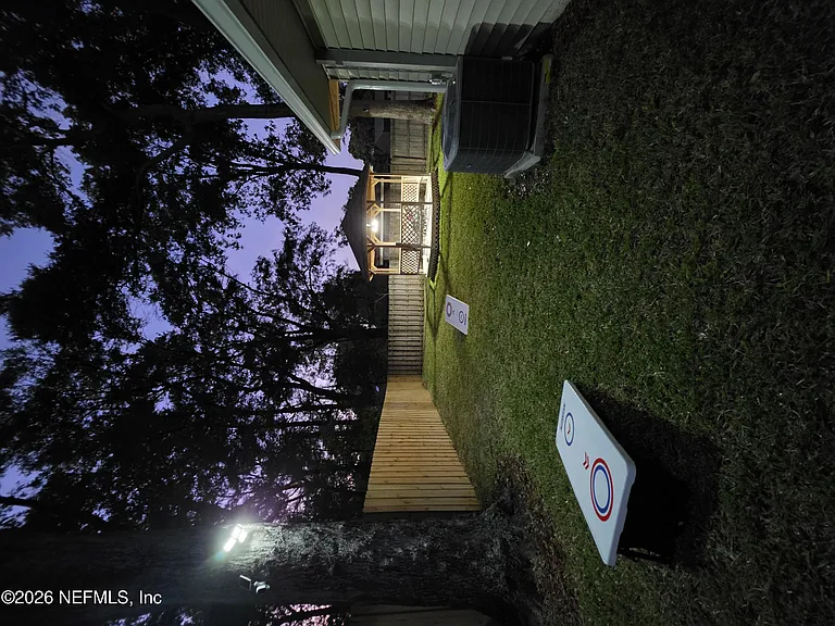7411 Colony Cove Ln — Photo 10