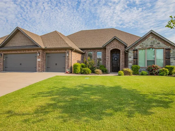803 Bellmara Cir, Cave Springs, AR 72718