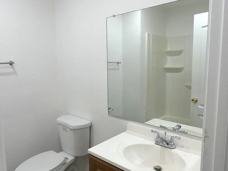 7326 Pickering Ave — Photo 6