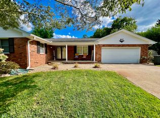 927 Holly Dr, Seymour, IN 47274