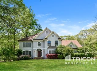 5390 Overbend Trl, Suwanee, GA 30024