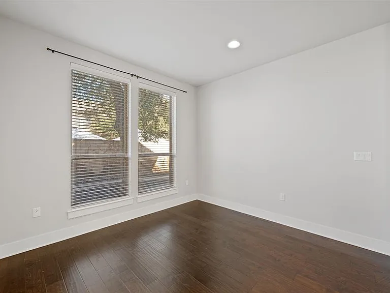 13800 Lyndhurst St #326 — Photo 11