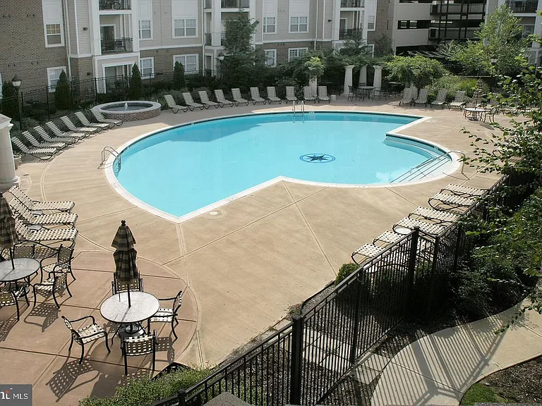 12925 Centre Park Cir #405 — Photo 32