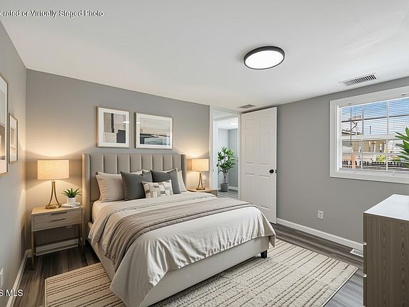 3rd image of 25864 Broad St