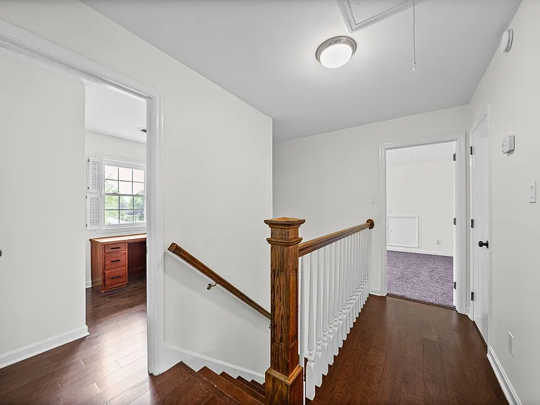 132 Windsor Dr — Photo 24