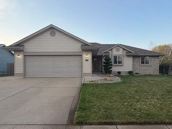 810 E 21st St, Yankton, SD 57078