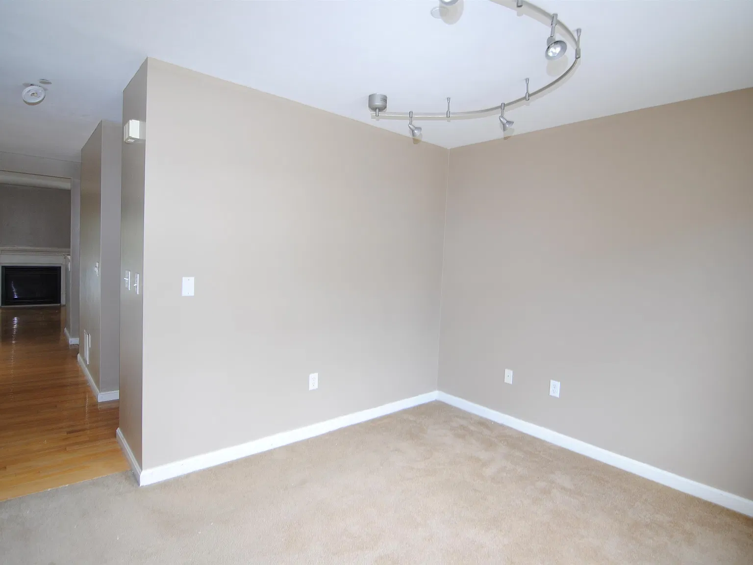 2 bed, 2.5 bath, 1764 sqft, $3,000 — Photo 4