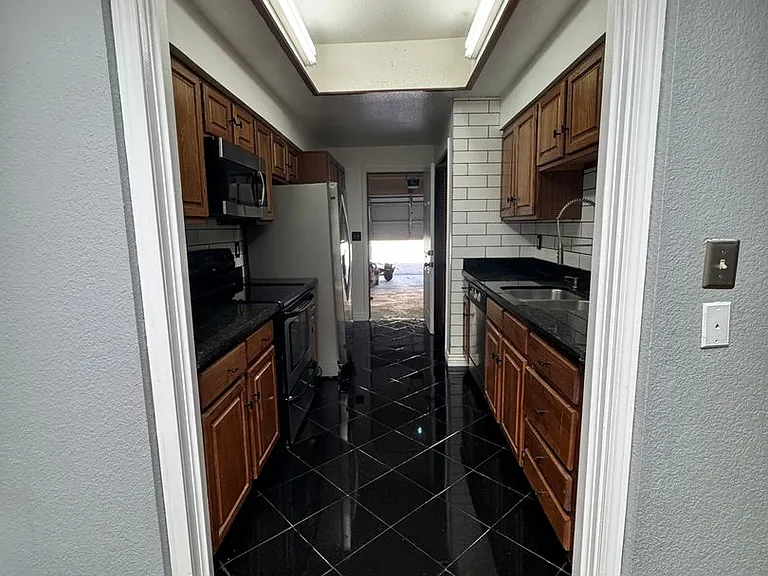 4618 N Stanton St #C18 — Photo 31