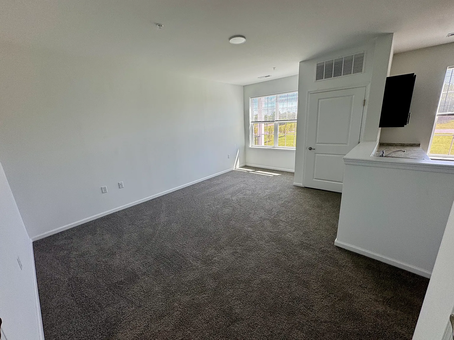 1105 John Vanzandt drive — Photo 3