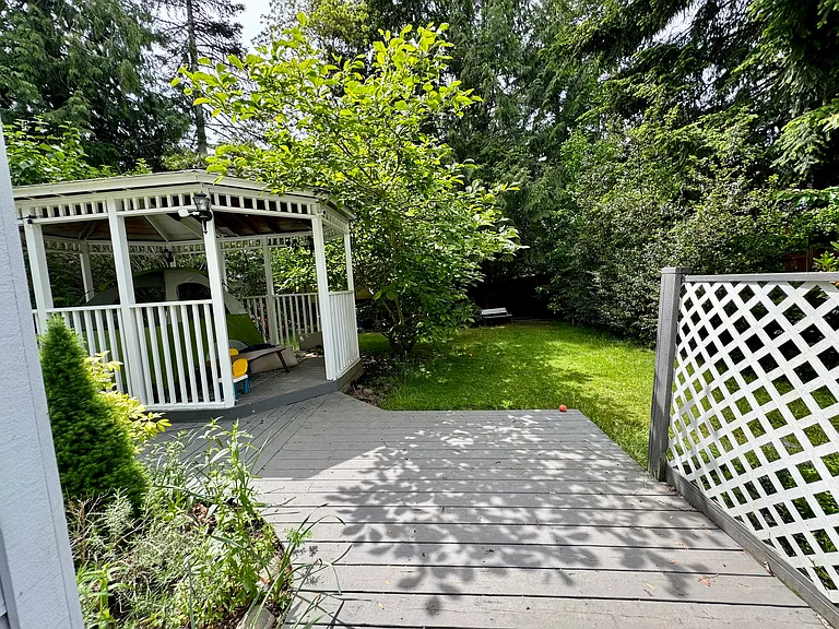 2335 236th Ave NE — Photo 3