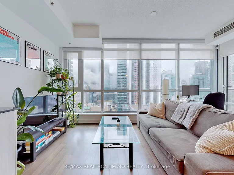 199 Richmond St W #2105 — Photo 4