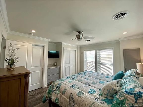 4th image of 2646 NE Pelican Way