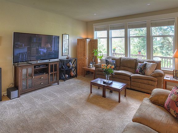 5th image of 6427 SE Cougar Mountain Way