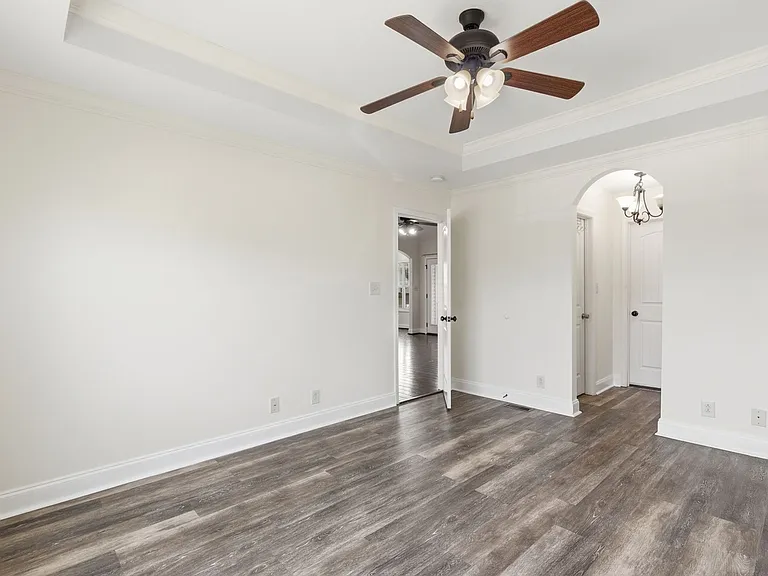 1011 Sunrise Dr — Photo 9