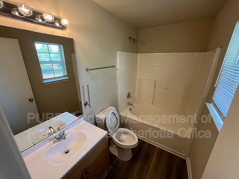 10636 Greatford Ct — Photo 15