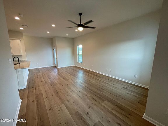 3rd image of 325 Mulholland Ln