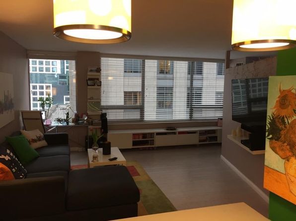 233 E Erie St APT 1903