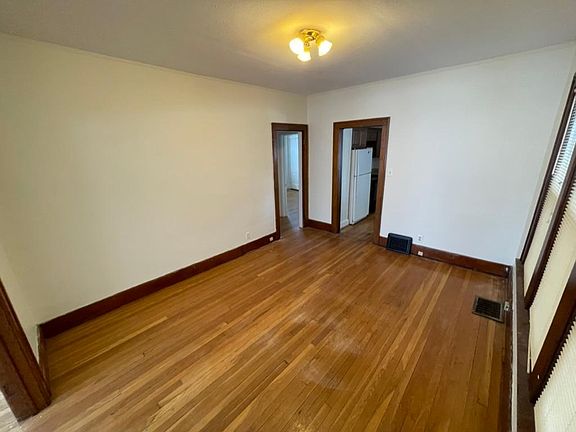 4th image of 1258-1260 Wayburn St