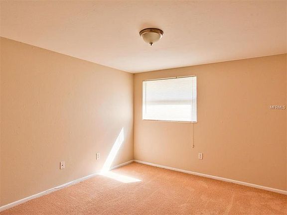 4th image of 1228 Yale St