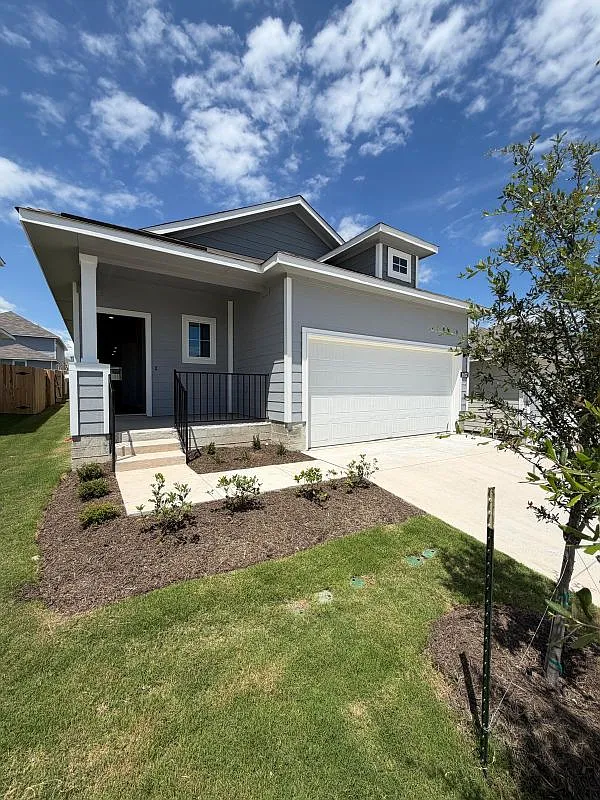 3 bed, 2.0 bath, 1533 sqft, $2,195 — Photo 1