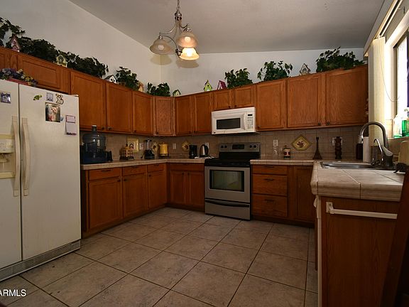 2nd image of 10322 W READE Avenue