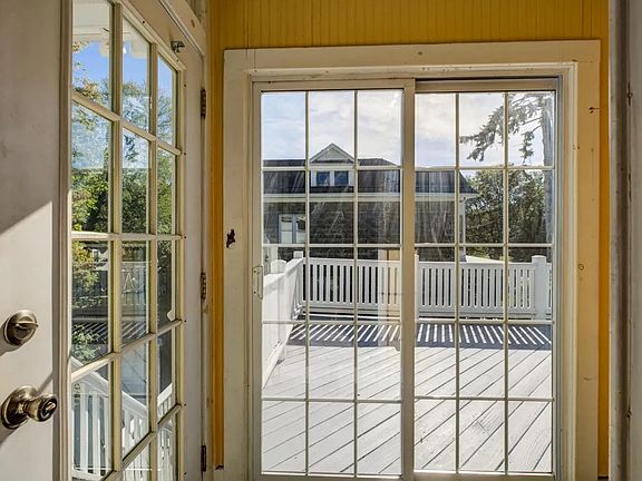 3rd image of 89 N Pine Ave #2