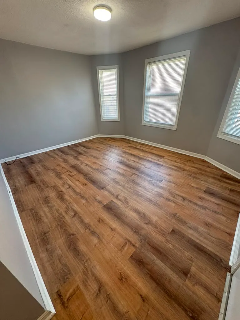 321 Union St — Photo 2