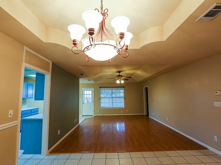 1572 Kimberly Dawn Dr — Photo 2